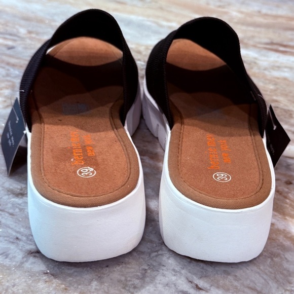 Women’s NWT BERNIE MEV FX Ofrah Black Slide Sandals- Size 39 - Picture 5 of 6